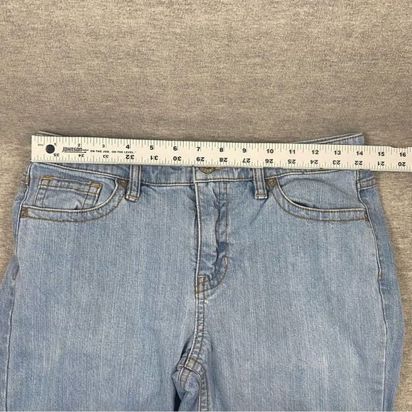 Axcess by Liz Claiborne Womens Straight Leg Capri Jeans Size 4 - Picture 9 of 11